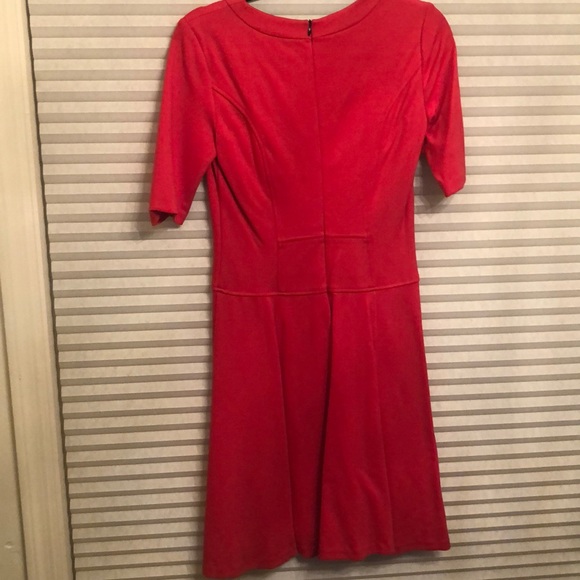 Red dress! - Picture 3 of 3